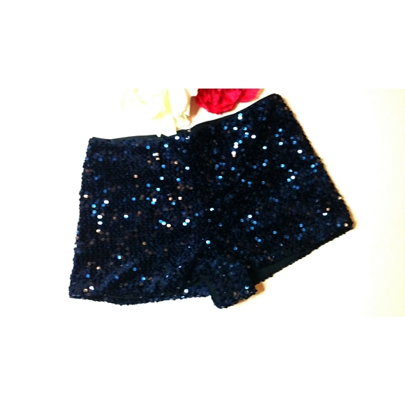 Gorgeous Royal blue Velvet shorts with Sequins - Picture 4 of 5